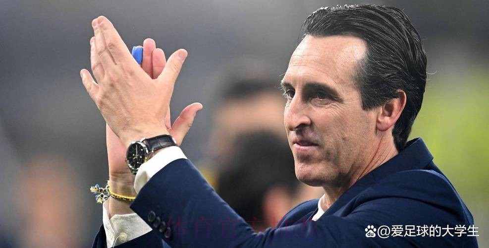 每体:皇马有意签楚克乌泽 埃梅里将与他们争夺球员 每体:皇马有意签楚克乌泽 埃梅里将与他们争夺球员